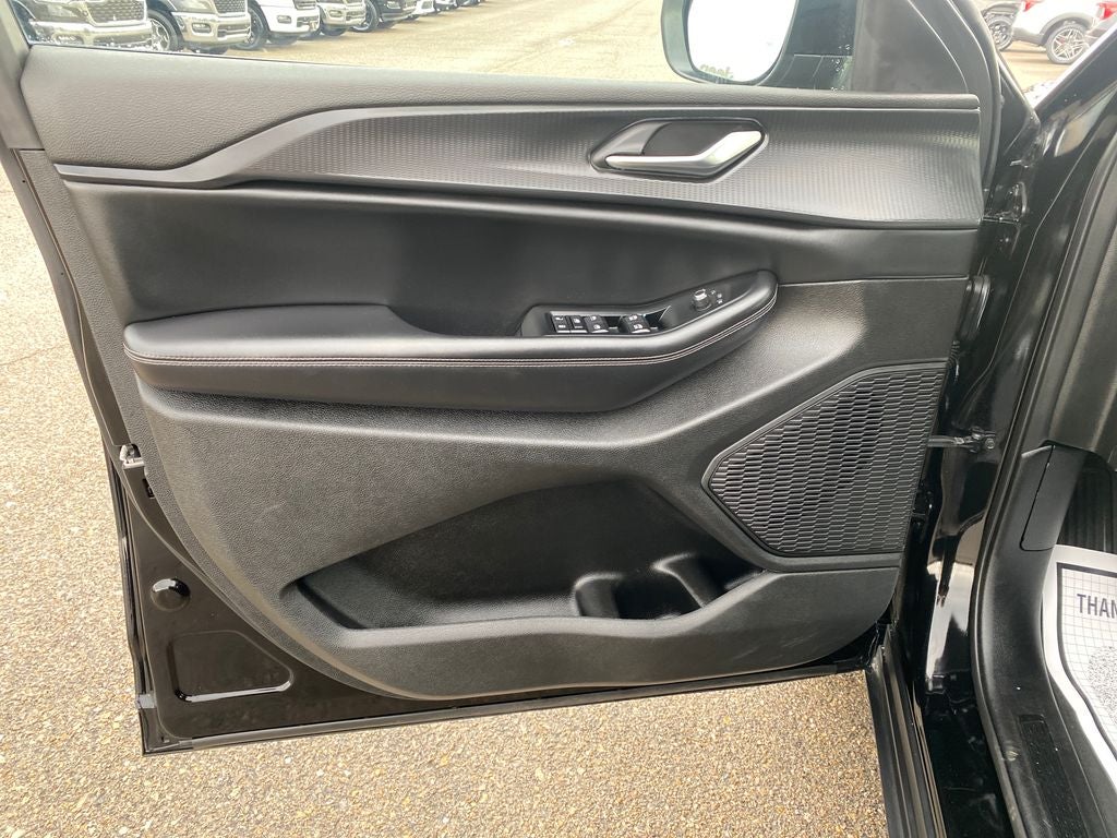 2023 Jeep Grand Cherokee L Laredo 4x4