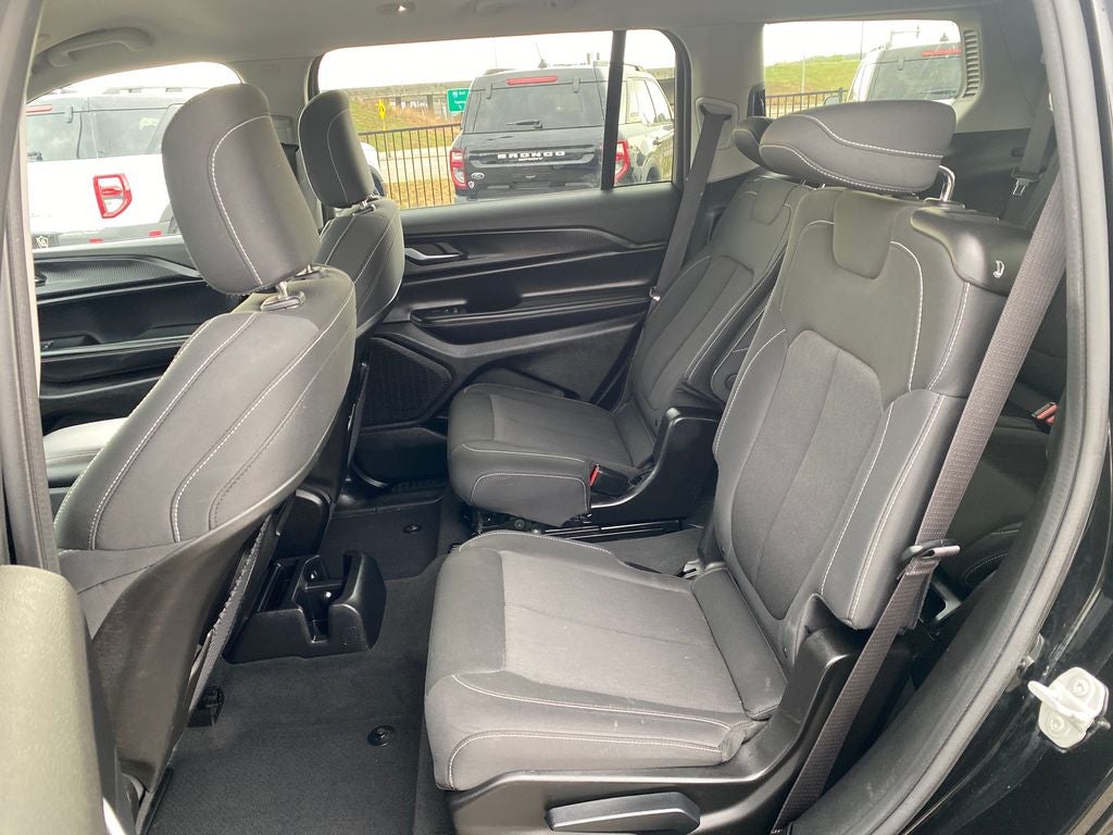 2023 Jeep Grand Cherokee L Laredo 4x4