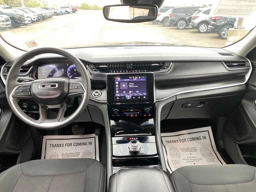 2023 Jeep Grand Cherokee L Laredo 4x4