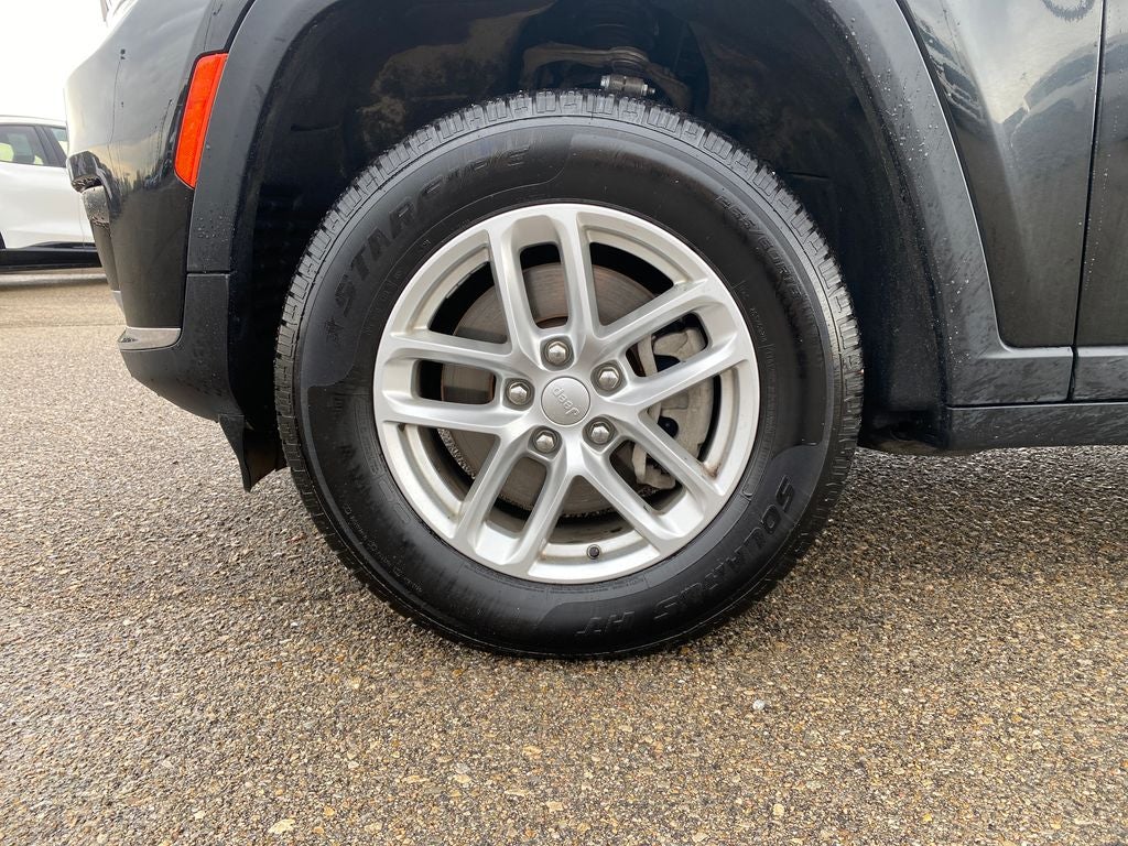 2023 Jeep Grand Cherokee L Laredo 4x4