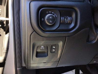 2019 RAM 1500 Laramie Crew Cab 4x2 5'7' Box