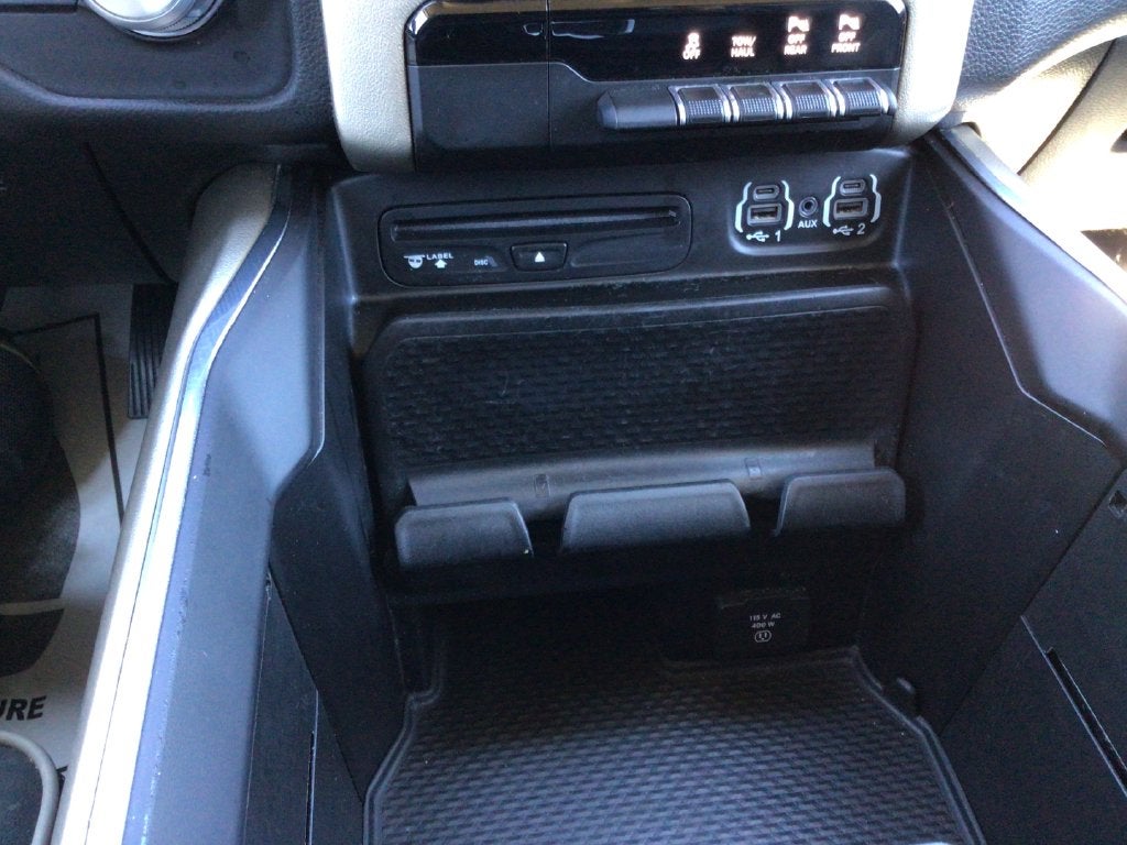 2019 RAM 1500 Laramie Crew Cab 4x2 5'7' Box