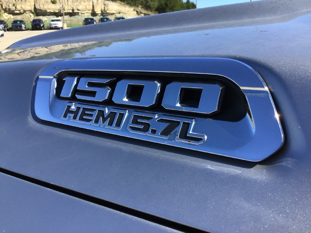 2019 RAM 1500 Laramie Crew Cab 4x2 5'7' Box