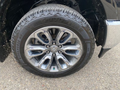 2022 RAM 1500 Limited Crew Cab 4x4 5'7' Box