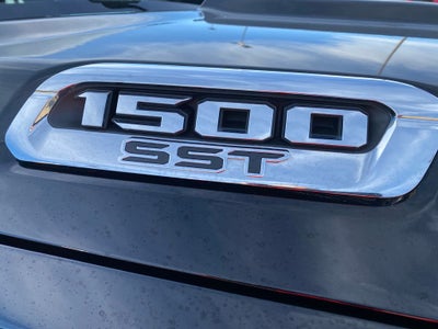 2025 RAM 1500 Laramie Crew Cab 4x4 5'7' Box