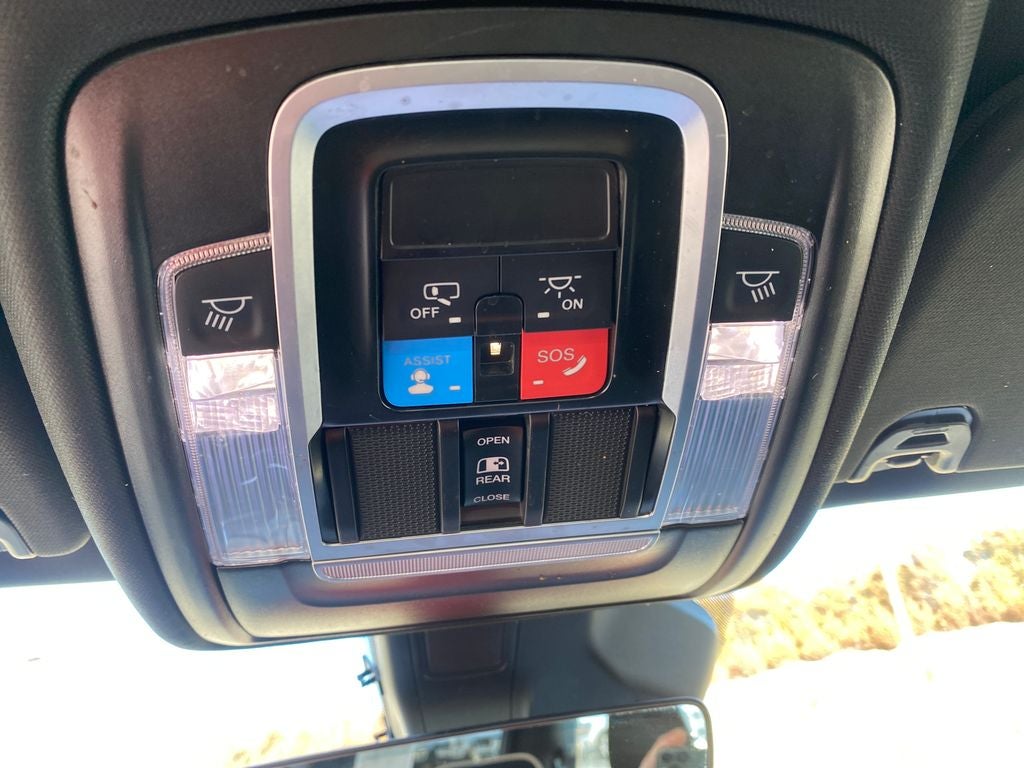 2025 RAM 1500 Laramie Crew Cab 4x4 5'7' Box