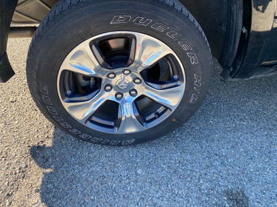 2022 RAM 1500 Laramie Crew Cab 4x4 5'7' Box