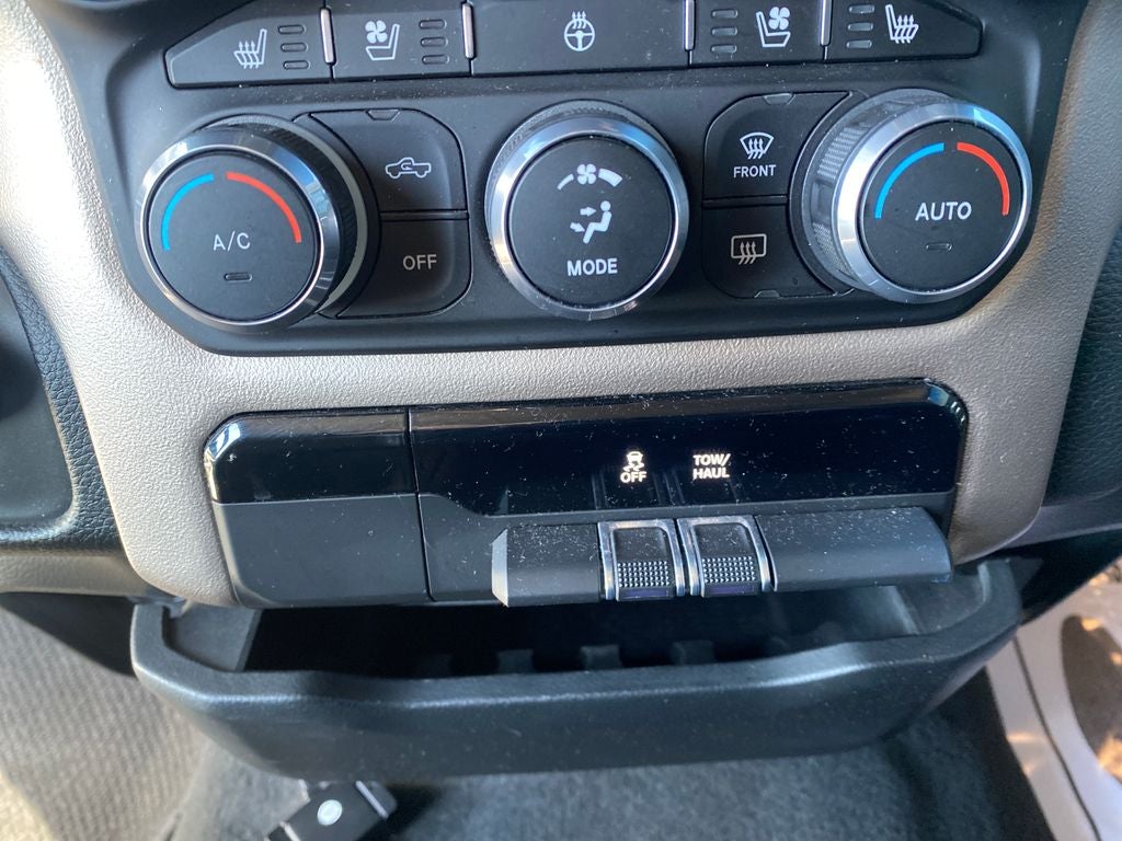 2022 RAM 1500 Laramie Crew Cab 4x4 5'7' Box