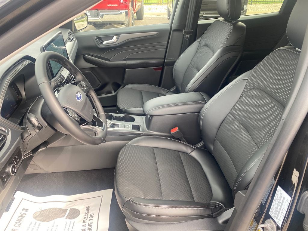 2025 Ford Escape Plug-In Hybrid Base