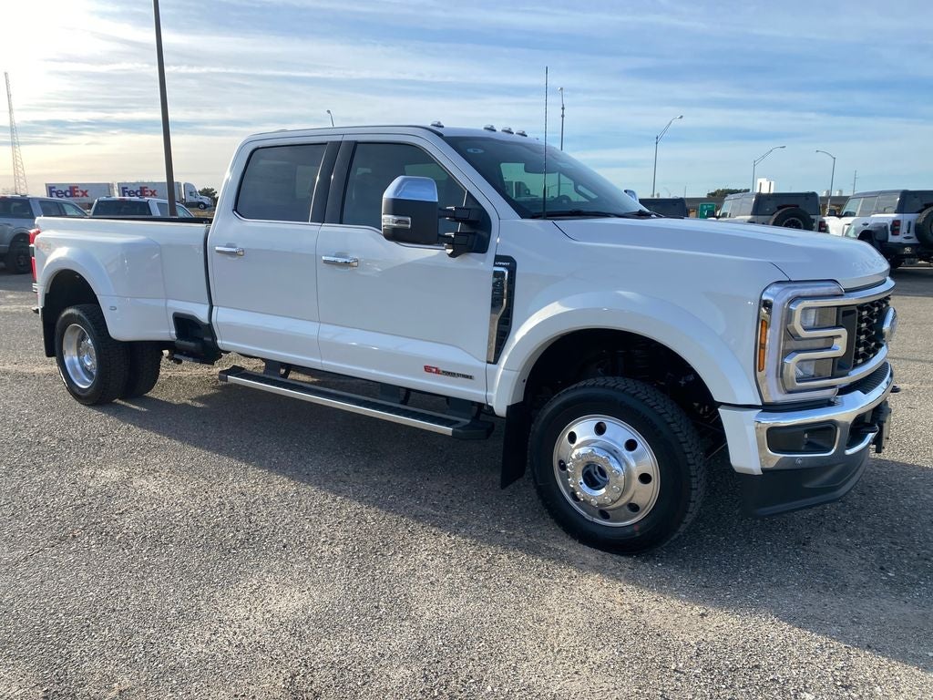 2026 Ford F-450SD Lariat DRW
