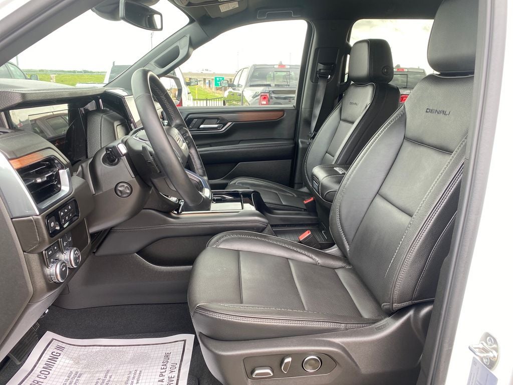 2025 GMC Yukon XL 4WD Denali