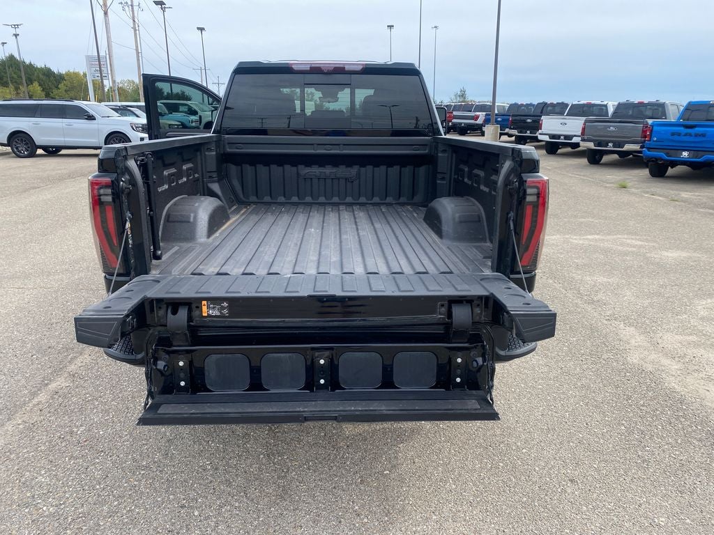 2024 GMC Sierra 2500HD 4WD Crew Cab Standard Bed AT4