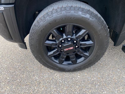 2024 GMC Sierra 2500HD 4WD Crew Cab Standard Bed AT4