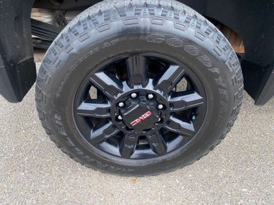 2024 GMC Sierra 2500HD 4WD Crew Cab Standard Bed AT4