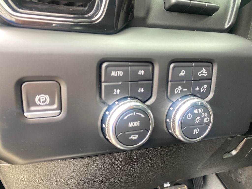 2024 GMC Sierra 2500HD 4WD Crew Cab Standard Bed AT4