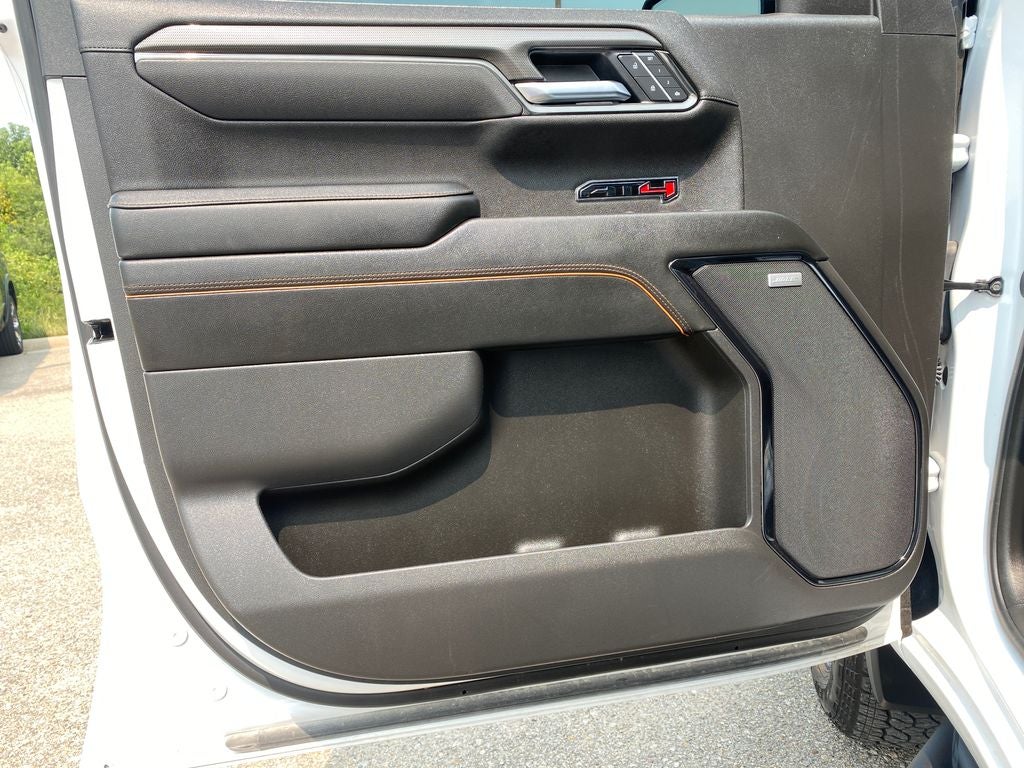 2025 GMC Sierra 1500 4WD Crew Cab Short Box AT4