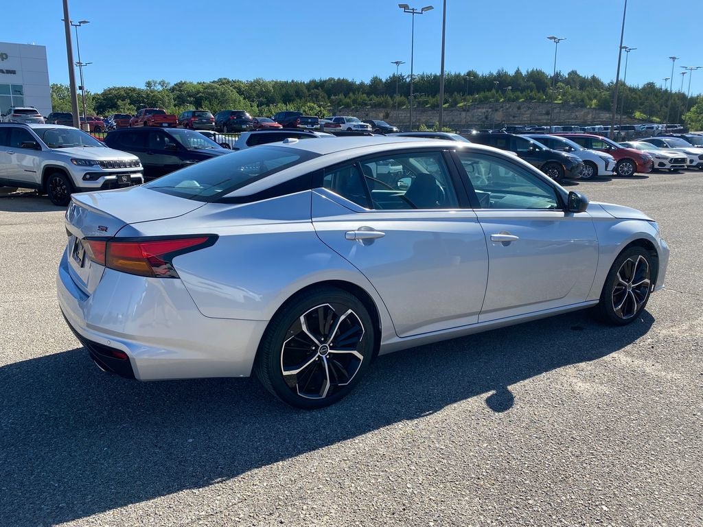 2024 Nissan Altima SR FWD
