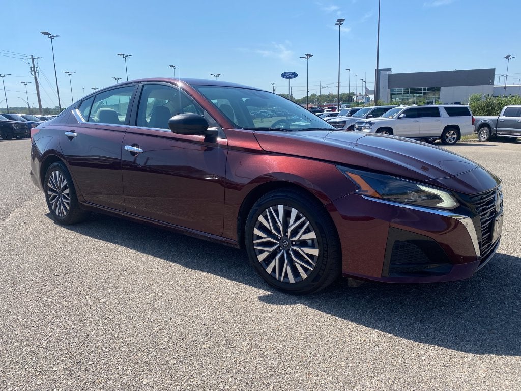 2025 Nissan Altima SV FWD