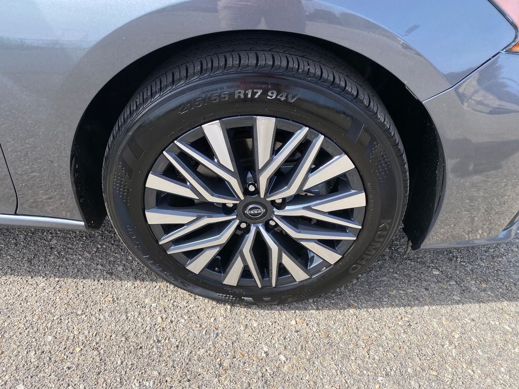 2025 Nissan Altima SV FWD