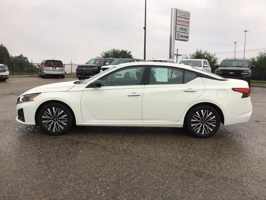 2025 Nissan Altima SV FWD