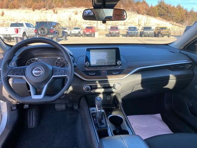 2024 Nissan Altima SV FWD