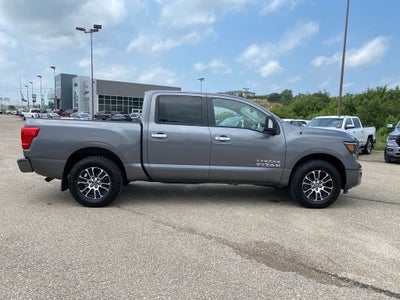 2021 Nissan TITAN Crew Cab SV 4x4