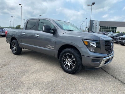 2021 Nissan TITAN Crew Cab SV 4x4