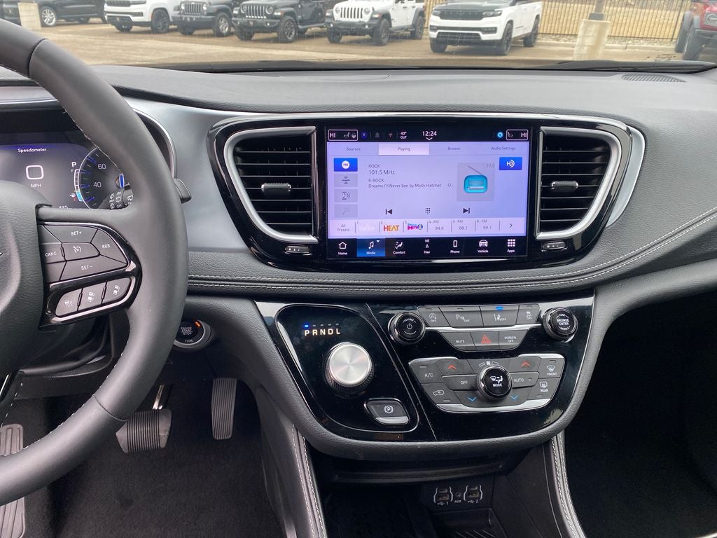 2025 Chrysler Pacifica Limited