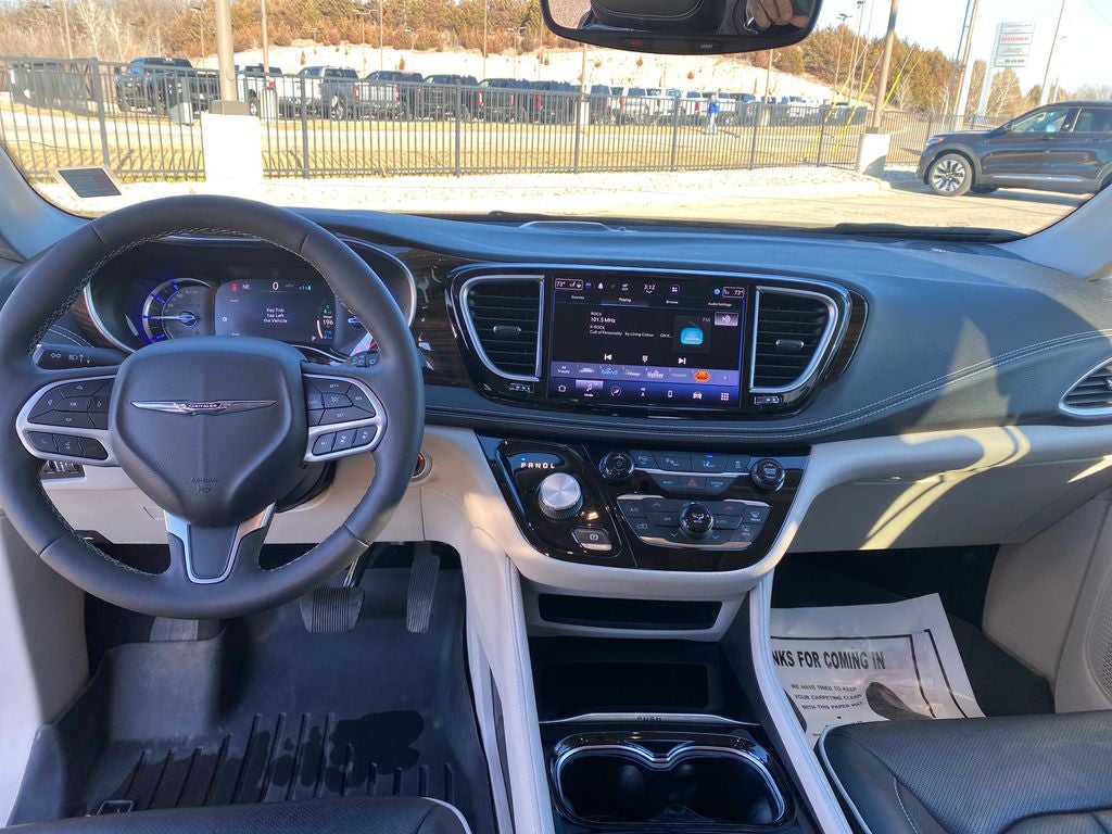 2023 Chrysler Pacifica Hybrid Limited