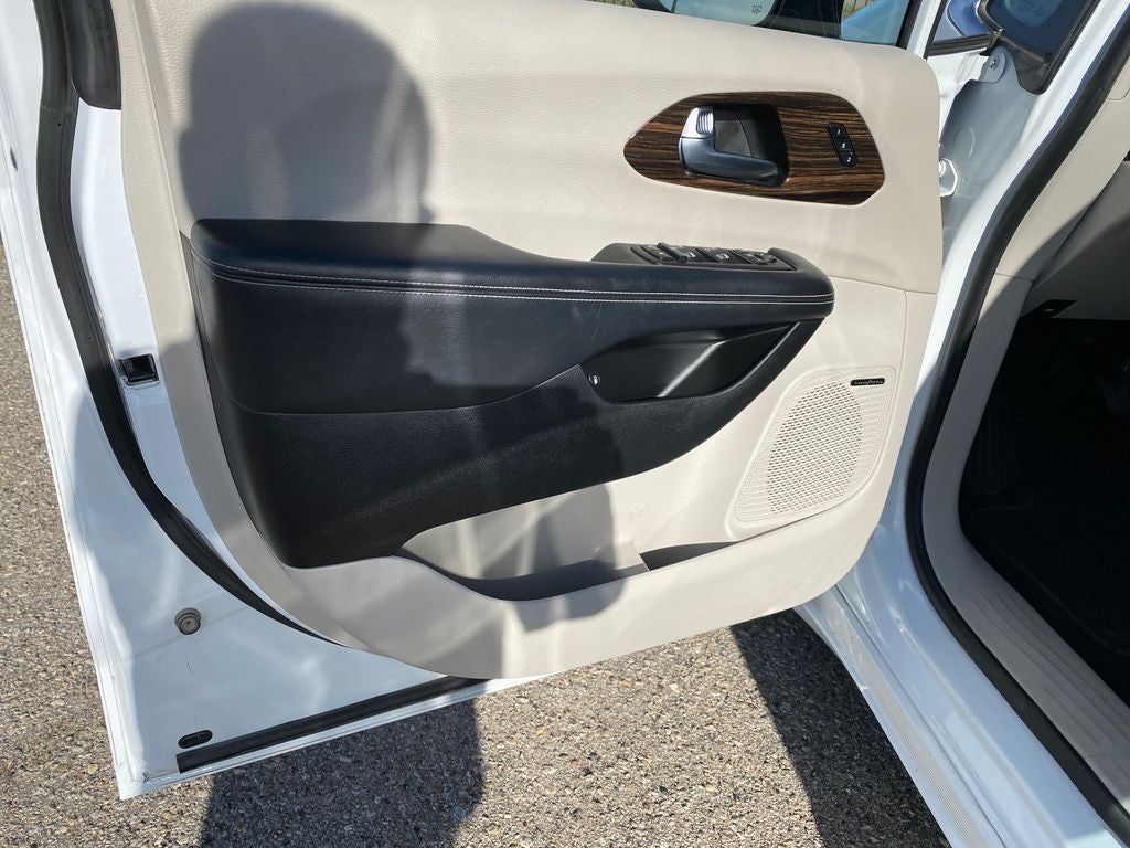 2023 Chrysler Pacifica Hybrid Limited