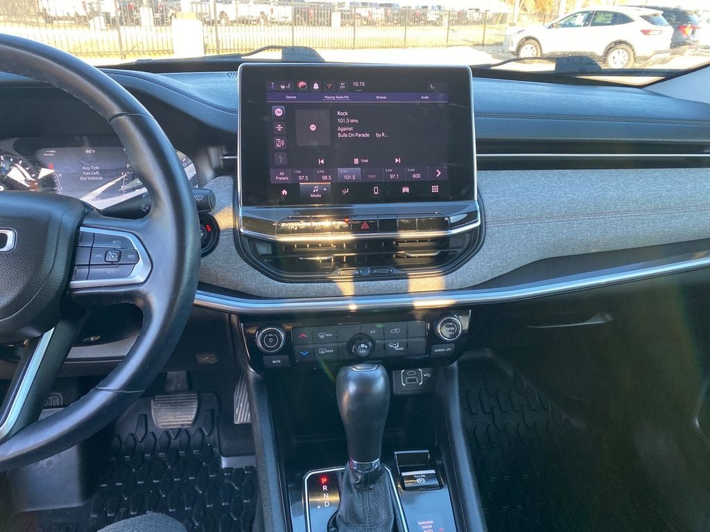 2022 Jeep Compass Latitude Lux 4x4