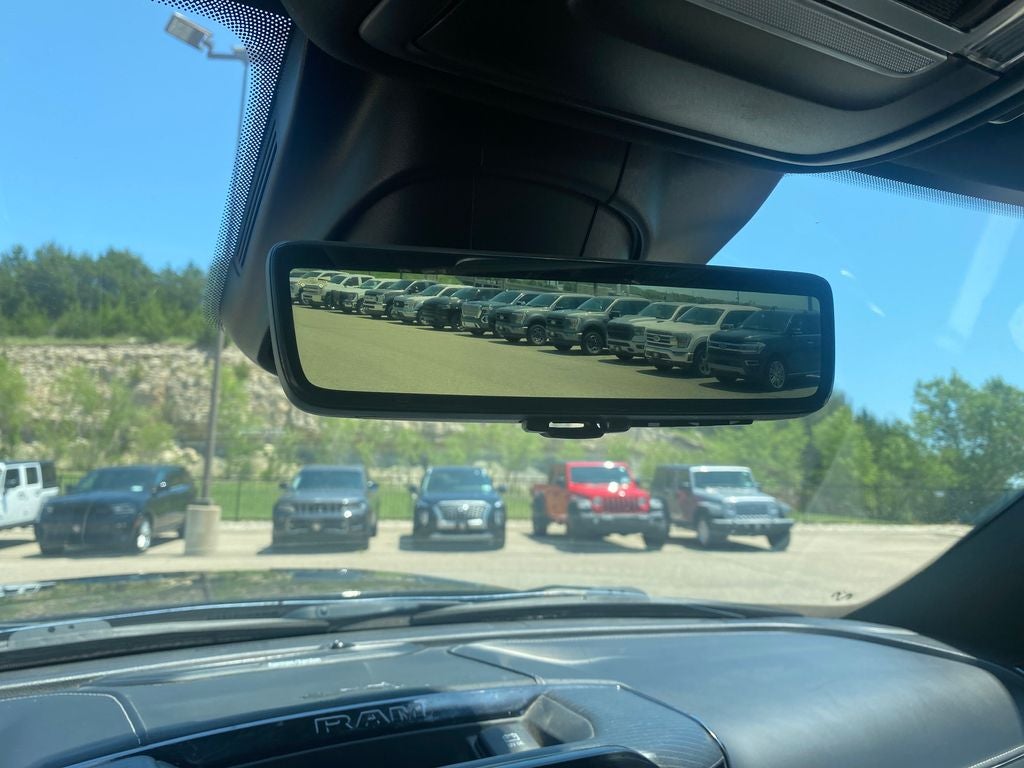 2022 RAM 3500 Limited Crew Cab 4x4 8' Box