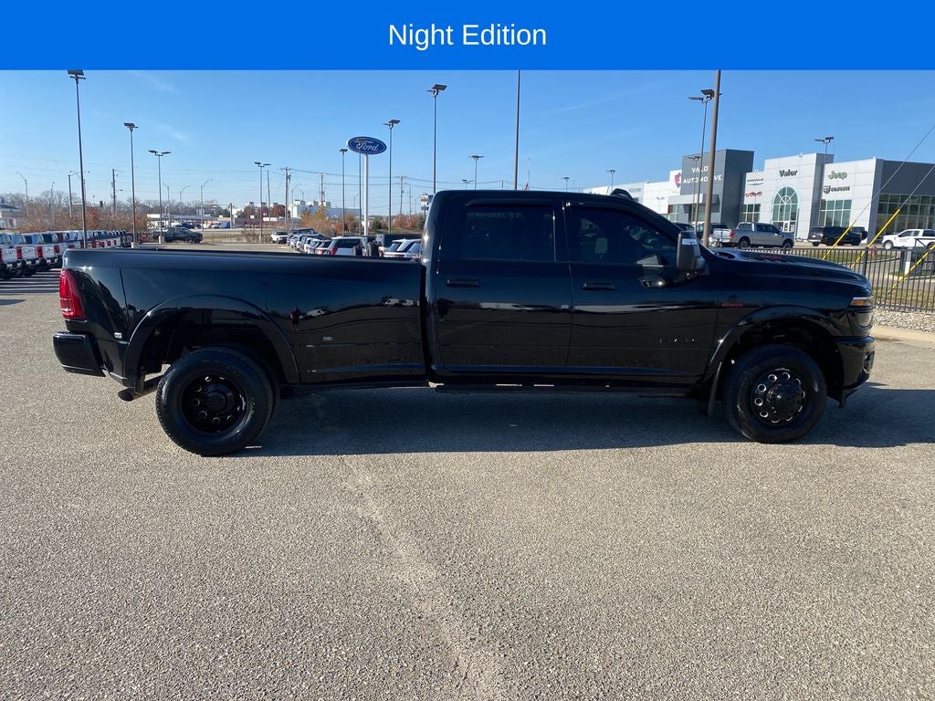 2025 RAM 3500 Limited Crew Cab 4x4 8' Box