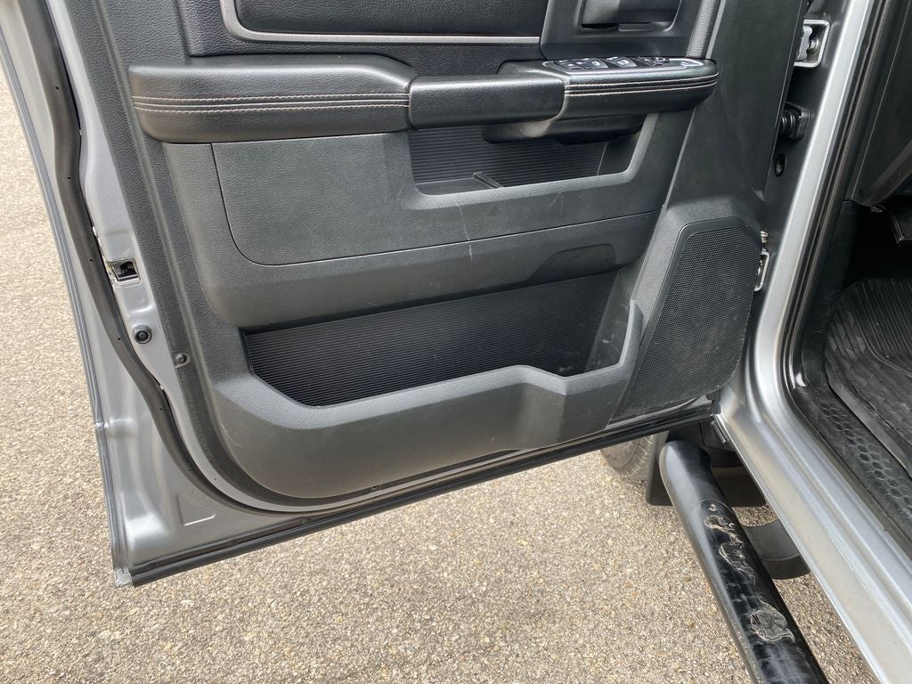 2020 RAM 2500 Tradesman Crew Cab 4X4 6'4' Box