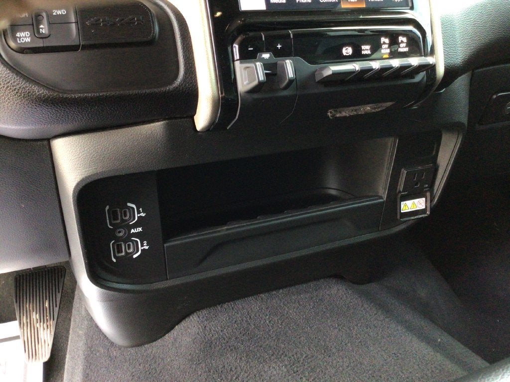 2024 RAM 2500 Laramie Crew Cab 4x4 6'4' Box