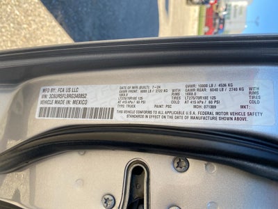 2024 RAM 2500 Laramie Crew Cab 4x4 6'4' Box