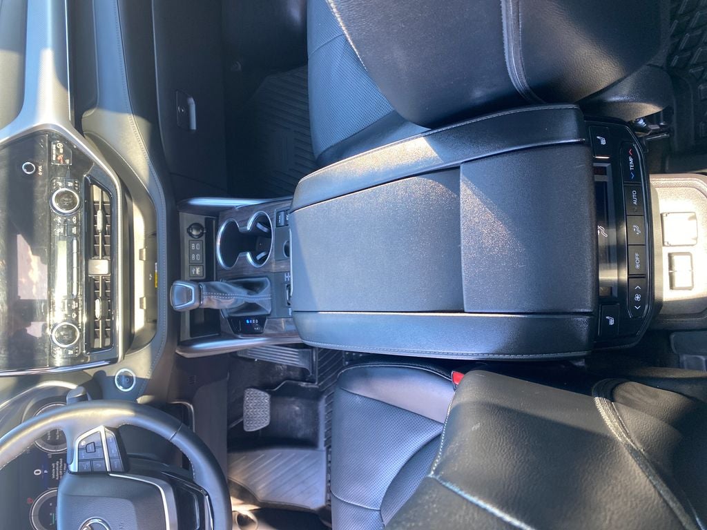 2024 Toyota Highlander Hybrid Platinum