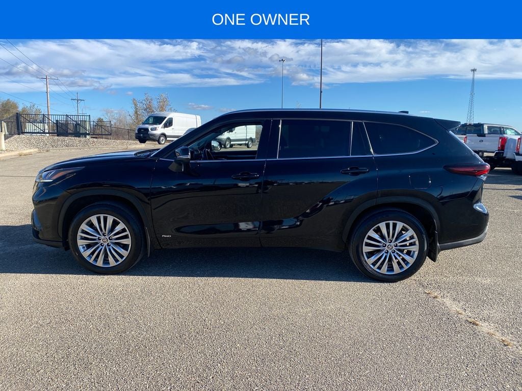 2024 Toyota Highlander Hybrid Platinum